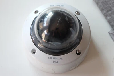 Sony iPELA SNC-EM631 1080p 30 fps dome security surveillance PoE network camera - Image 1 of 4