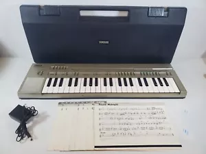 Yamaha PortaSound PC-100 Playcard System Electronic Keyboard & Hard Carry Case - Picture 1 of 9