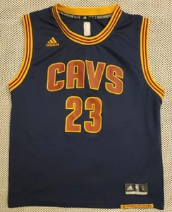 Maglietta Adidas Bambino Blu Navy Lebron James NBA Cavaliers Cavs #23 Taglia Large - Foto 1 di 3