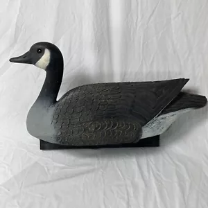 Flambeau Large Detailed 25" Canadian Goose Hunting Floating Water Decoy ~U.S.A. - Picture 1 of 13
