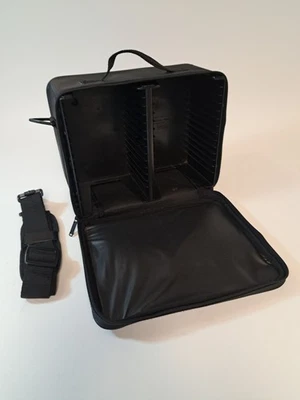 Case it BMI CD Black Vinyl  Storage Carrying Case Bag 30 CD's W/ Strap Zipper - Image 1 of 4