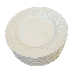 Wedgwood Queensware Creme auf Creme geprägte Trauben Speiseteller 11 Stück - Bild 1 von 9