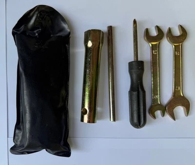 Kit de ferramentas original Kawasaki Jet Ski fabricante de equipamento original JS440 JS550 ~1980 - Imagem 1 de 4