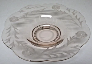 Glas Konsolenschale rosa 3-zehenig geätzt floral gewellt elegant Depression - Bild 1 von 3