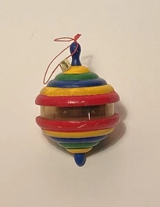 Vintage Regenbogen Retro Spielzeug Bunt Kreisel Trompo Weihnachtsschmuck Lesen - Bild 1 von 10