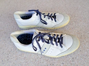 Zapatos de golf ECCO Biom de cuero blanco/gris sin clavos. Hombre 8-8,5 (42 euros) - Imagen 1 de 6