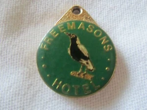 Freemasons Hotel Badge - Picture 1 of 2