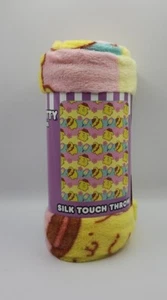 Hello Kitty & Friends Sanrio Pompompurin 40 x 50 Inch Silk Touch Throw Blanket - Foto 1 di 4