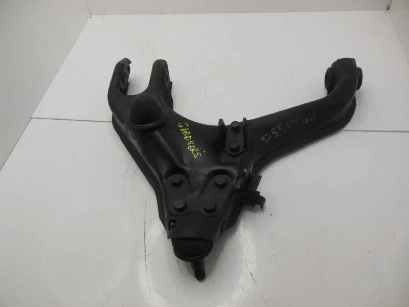 Brazo de control inferior derecho pasajero delantero se adapta a 97-04 MONTERO SPORT 524887 Foto 1 de 4