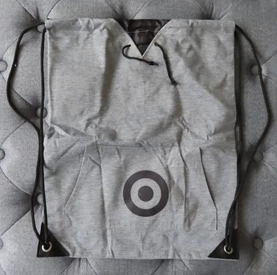 Mochila para empleados de Target Store negra con logotipo de ojo de buey cordón bolsillo para miembros del equipo Foto 1 de 3