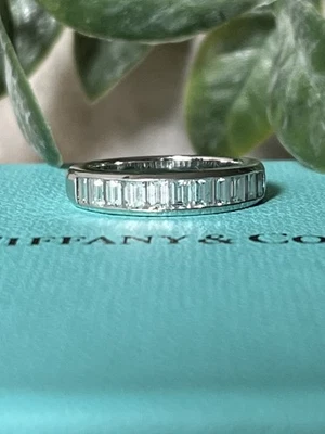 Conjunto de canales Tiffany & Co Baguette 1 TCW diamante alianza anillo platino PT950 Foto 1 de 4