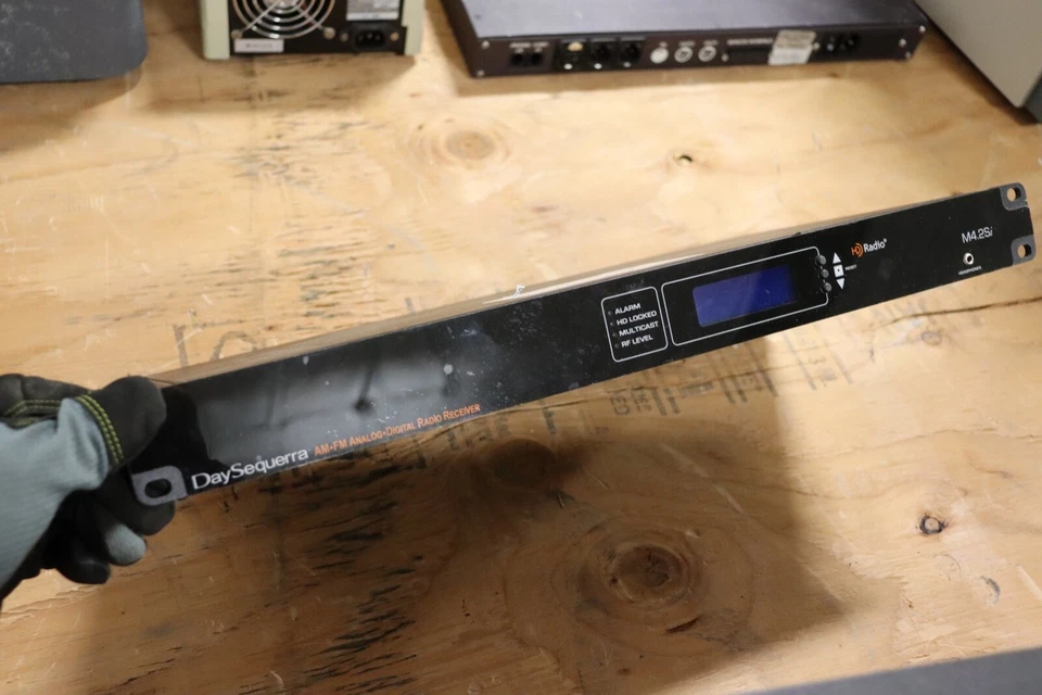 DaySequerra M4.2SI Professional Digital Analog AM-FM HD Radio Broadcast Receiver - Image 1 of 1
