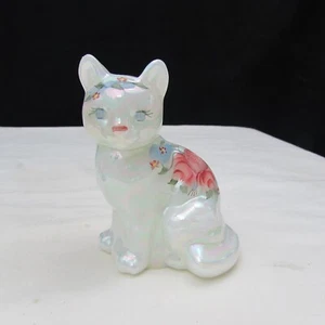 Fenton Opal Carnival Hearts and Flowers Hand Painted Sitting Cat 1988 W1398 - Picture 1 of 5