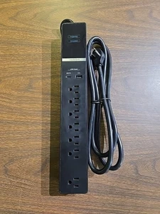 Überspannungsschutz Steckdosenleiste 7 Steckdosen 1-USB 1-USB-C 2160 Joule schwarz Rocketfish - Bild 1 von 5