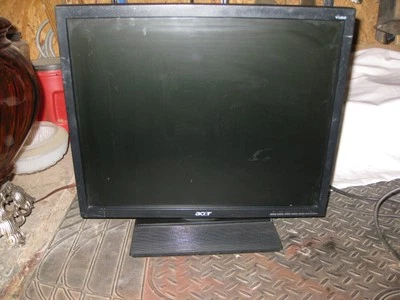 ACER LCD MONITOR MODEL# V193 17" SCREEN - Image 1 of 4
