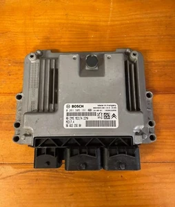 Calculateur Moteur Ecu PSA Med17.4 / 0261S05191 / 9666325680 - Imagen 1 de 4
