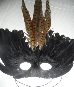 Feathered  Black Mask - MARDI GRAS MASQUERADE PARTY EYE MASK - HALLOWEEN - Picture 1 of 3