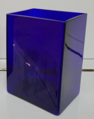 Florero rectangular de vidrio azul cobalto diseño sólido 5,5 por 3,75 pulgadas Foto 1 de 4