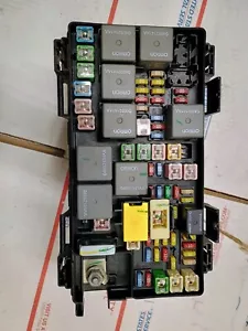 FUSE BOX TOTALLY INTEGRATED POWER MODULE TIPM Fits 09 JEEP NITRO 04692300AB - Bild 1 von 15