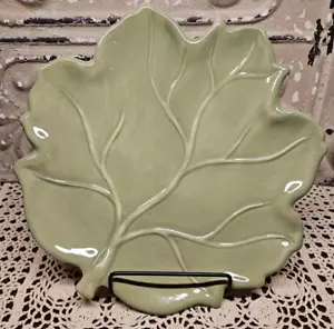 Hand Painted Avellino by Tabletops Gallery Celery Green 9" Leaf Shaped Plate - Picture 1 of 6