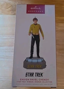 Hallmark Andenken Ornamente QXI7886 Star Trek Fähnrich Pavel Chenkov Geschichtenerzähler - Bild 1 von 2