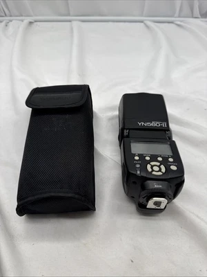 Yongnuo YN560-II Digital Speedlite Shoe Mount Flash.    G - Image 1 of 4