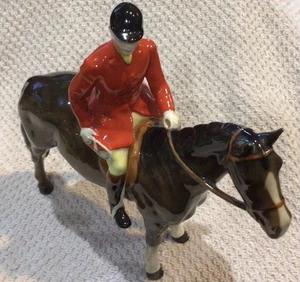 Statuina cavaliere cacciatore porcellana Beswick caccia alla volpe #4 - Foto 1 di 8