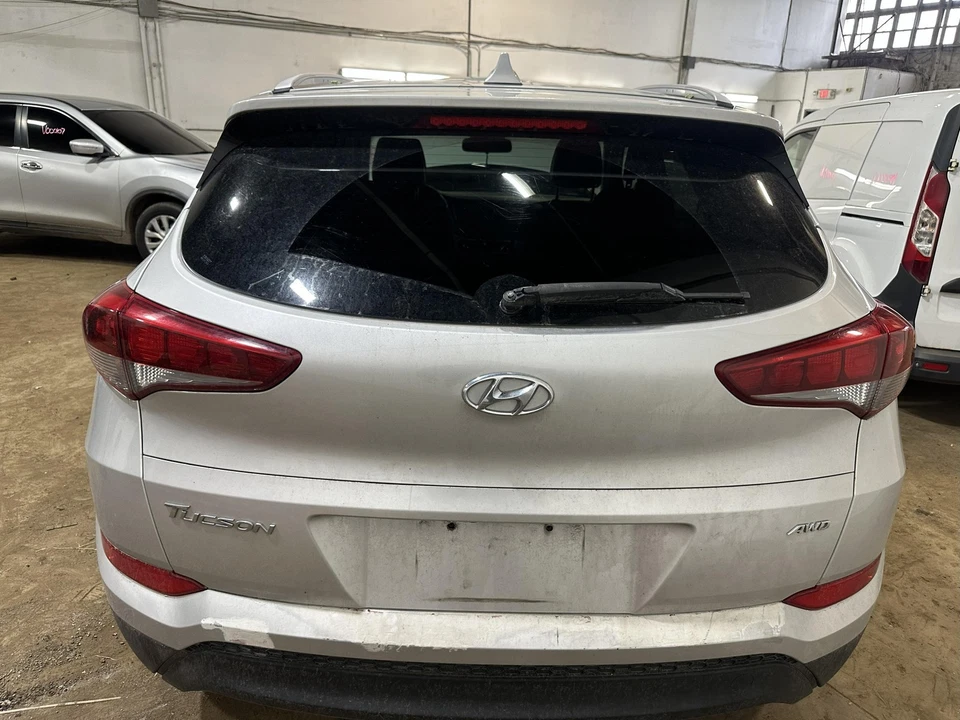 16 17 18 HYUNDAI TUCSON Trunk/decklid/hatch/tailgate - Image 1 of 4