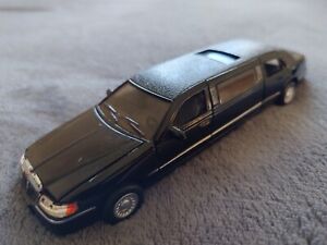 Kinsmart 1:38 scale Lincoln town car stretch limousine die cast model