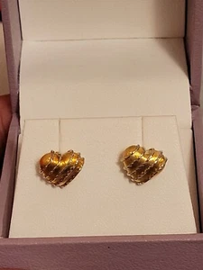 18k Saudi Gold Stud Earrings. - Picture 1 of 3