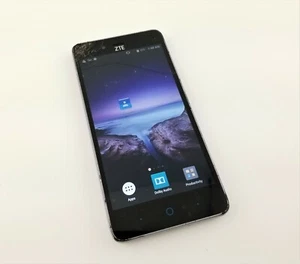 ZTE ZFive L (Z861BL) 8 GB - Negro (TracFone) ESN Limpio * Grieta, Funciona - Imagen 1 de 8