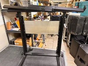 Soportes en el escenario OSS RS9050 mezclador ajustable / soporte de rack con ruedas - Imagen 1 de 8