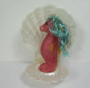 HQG1C G1 Style SeaPony Custom Red Sea Rose mit weißem Muschelständer Neu lose - Bild 1 von 9
