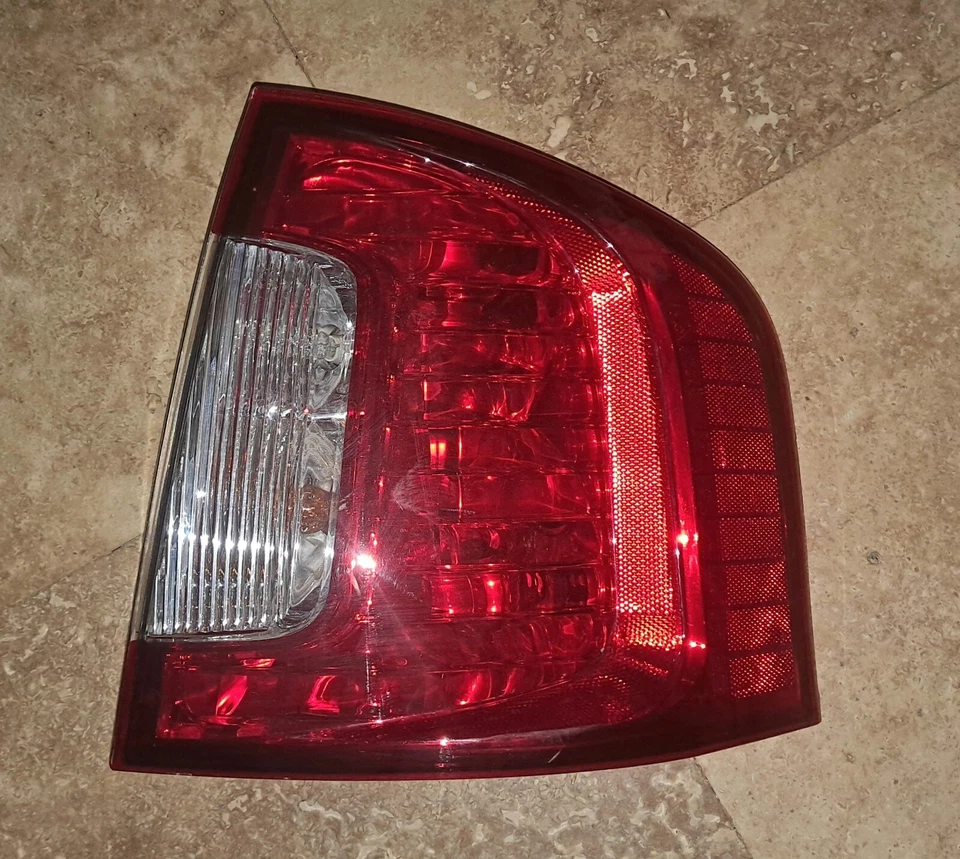 2011 2012 2013 2014 Ford Edge Tail Light Right Side Passenger Taillight Foto 1 de 4