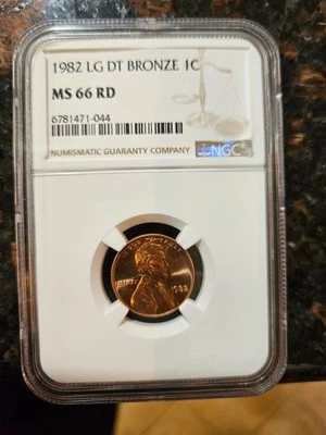 1982 LINCOLN CENT PENNY NGC MS66 RD LARGE DATE BRONZE - Image 1 of 4