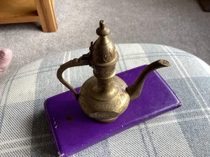 Vintage Messing Indianer Krug mit kleinem Ausguss 28 Zoll hoch - Bild 1 von 3