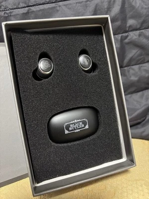 ONKYO Butler Rare Item Set Earphones Charger & Clear Case Included Color Black - Image 1 of 4