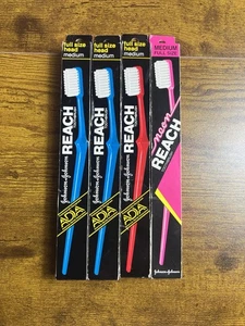 4 spazzolini vintage Johnson & Johnson Reach full size testa setole medie - Foto 1 di 2