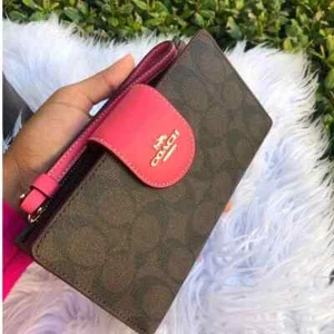 NWT - COACH Phone Wallet In Colorblock Signature Canvas - Brown Watermelon color - Picture 1 of 9