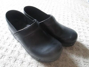 Scarpe da lavoro Dansko Professional zoccoli in pelle nera taglia EU 40 US 9,5-10 - Foto 1 di 7