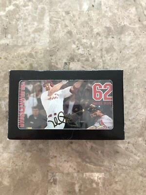 MARK McGWIRE 24K GOLD SIGNATURE 62 HOME RUN CARD #48534  Bash Brothers - Image 1 of 4