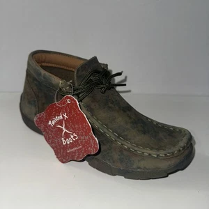NUEVO Chukka con cordones superiores de cuero con estampado de camuflaje retorcido X sin usar, en caja LXP00040 juvenil talla 3 - Imagen 1 de 7