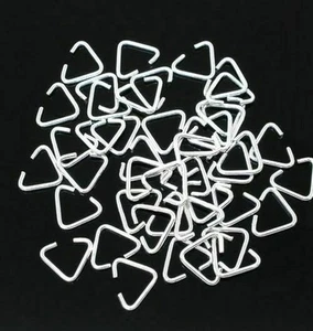 30 broches de fianzas colgantes enchapados en plata clip triangular 8x6 mm - Imagen 1 de 4