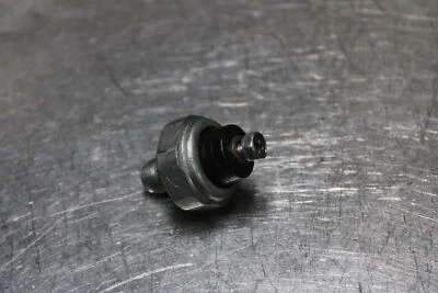 Suzuki GSX1300R Hayabusa 2001 2007 01-07 Oil Pressure Sensor Foto 1 de 4