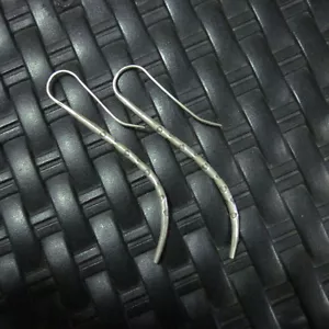 Pendientes Colina Tribu Fina 925 Plata Redonda Artesanal Colmillo Vintage Palos Excelente Condición - Imagen 1 de 3