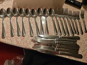 25 Teile Pfaltzgraff Edelstahl Besteck Silberbesteck Porzellan Gabel Löffel Messer - Bild 1 von 6