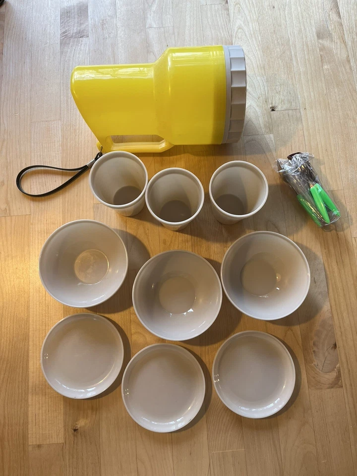 15 Piece Set Camping Gear Plastic Plates, Bowls Cutlery Backpacking JAPAN MADE - Image 1 of 4