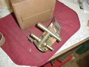 NOS MOPAR 1973-74 DODGE PLYMOUTH B BODY A/C WATER VALVE - Foto 1 di 1