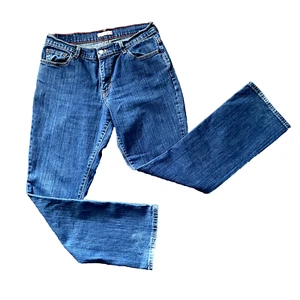 Levis 550 Jeans Women 10 M Relaxed Fit Stretch Boot Cut Med Wash Organic Cotton - Picture 1 of 15