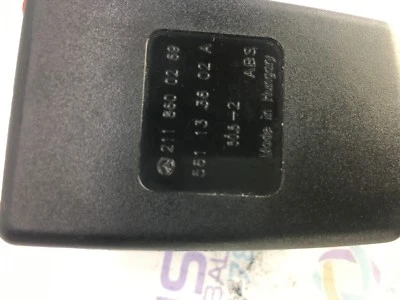 03-06-MERCEDES BENZ E500 W211 OEM HEBILLA DE CINTURÓN DE SEGURIDAD CENTRAL TRASERA DERECHA Foto 1 de 2